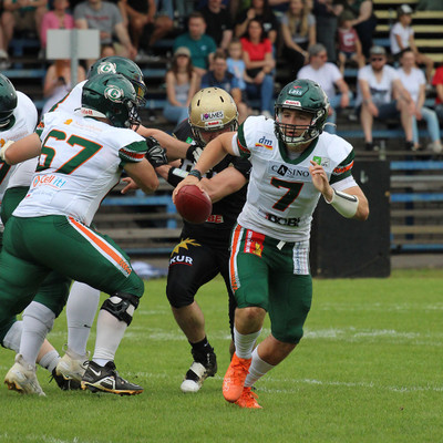 QB Nate Hayden 