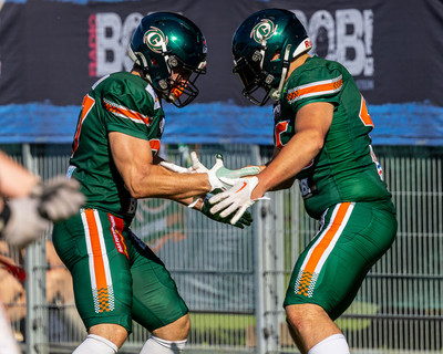 Englmann gratuliert Iqbal zum Touchdown