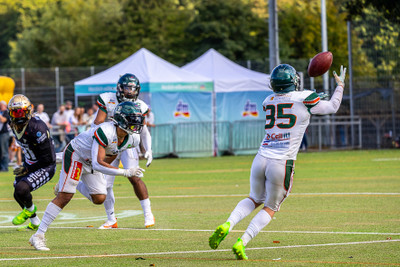 Bodo Bilitewski fängt eine Interception