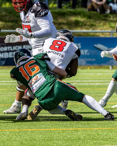 AJ Starcke am Tackle