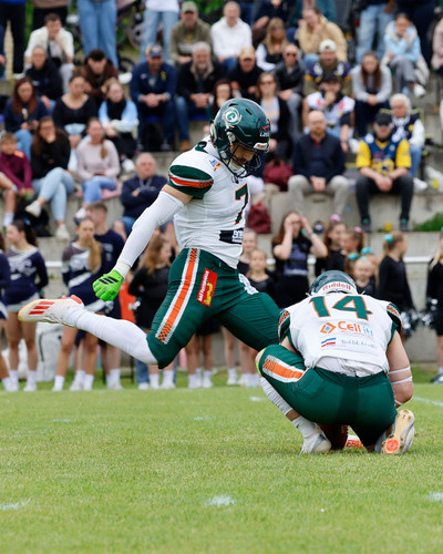 Anousheh Fulford kickte zwei Fieldgoals und zwei PATs