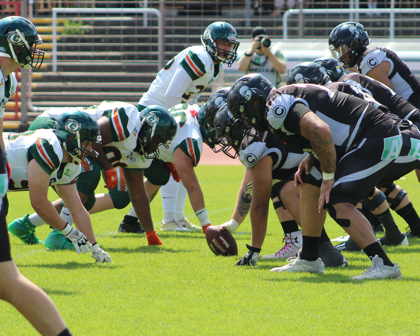 Canes starten heißen August gegen Berlin