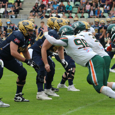 Tom Kamphausen und Tieu Long Otte gegen die Dresdner O-Line