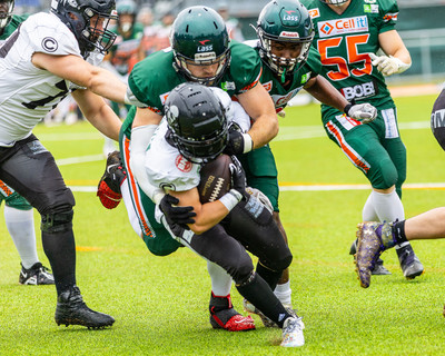 Sören Haß tackelt Rebels-Ballträger