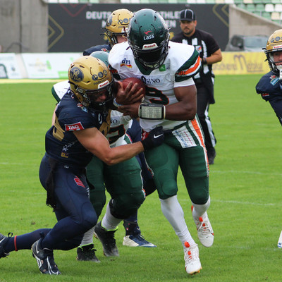 PJ Settles kämpft um Yards