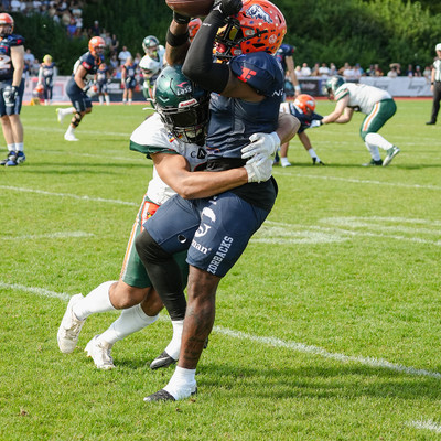 Tion Fortune tackelt Anthony Harris